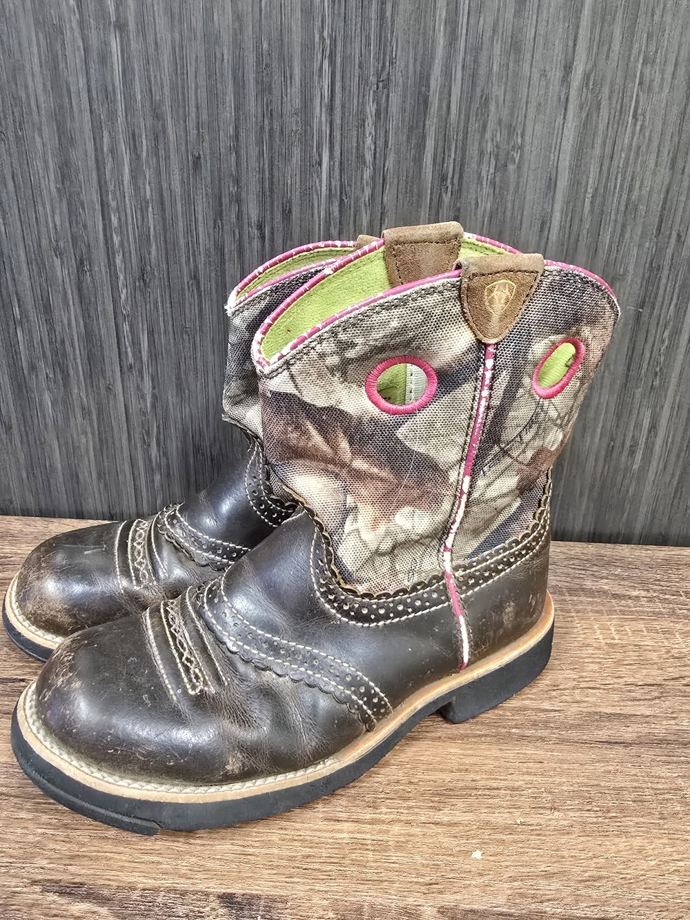 Ariat Girls Fatbaby Camo Western Boots Pink Trim Leather Size US 4.5 Youth